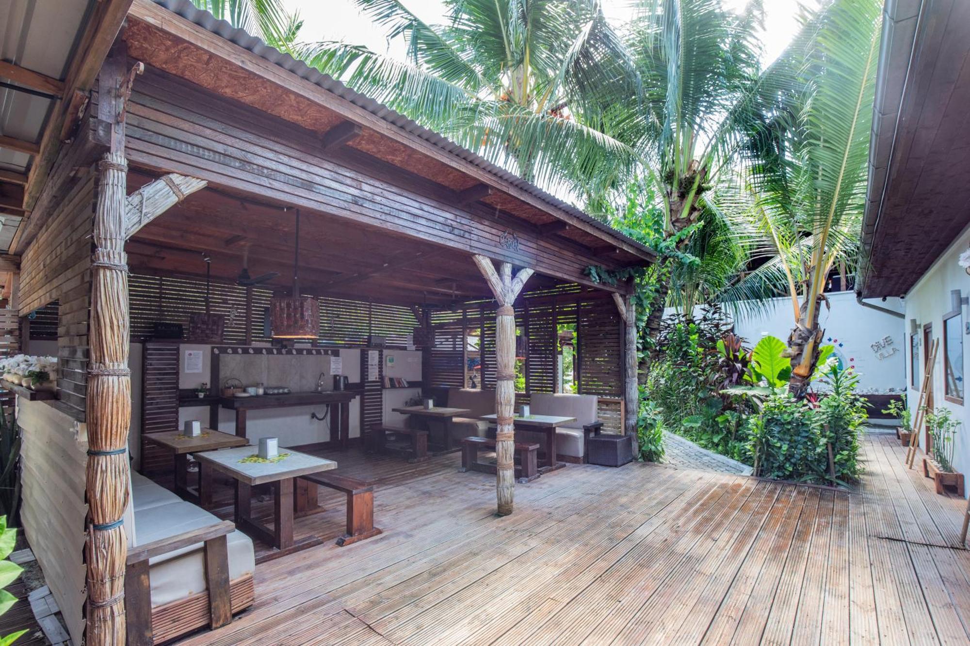 Dive Villa Thoddoo Exterior photo
